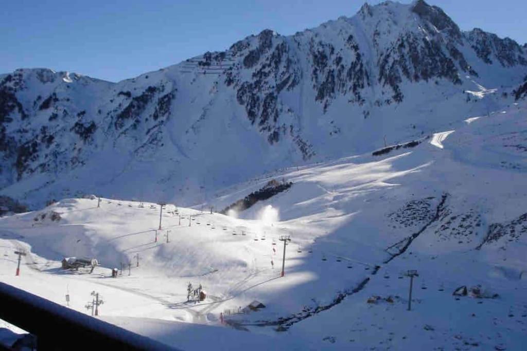 Appt chaleureux idéal pour 4 personnes au pied des pistes - draps et linges de toilette non fournis La Mongie Exterior foto